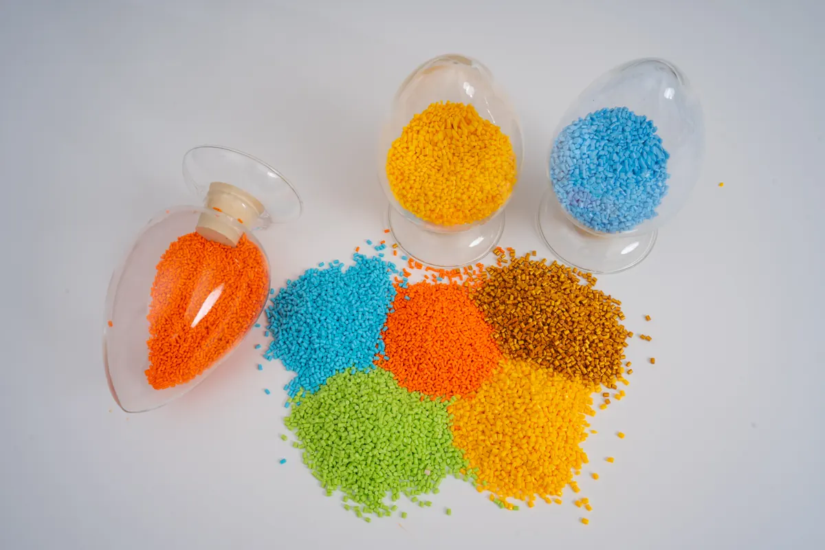 Color masterbatch granules samples for injection molding