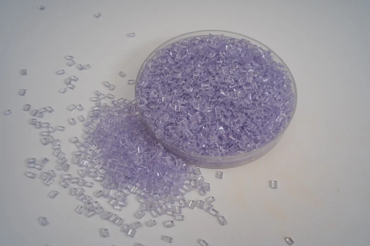 Flame retardant masterbatch pellets for UL94 plastic compounds